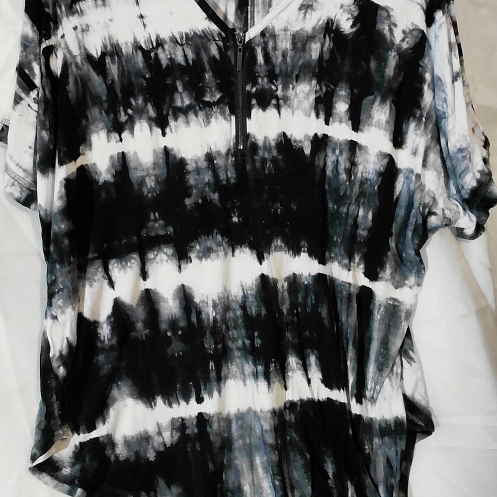 Black and White Tie-Dye Women's Short Sleeve Top - Picture 2 of 9